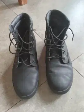 Sepatu boot timberland