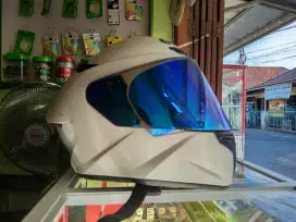 Helm KYT TT course