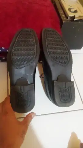 Sepatu pantofel kickers
