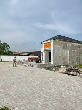 RUMAH DI MEDAN GATOT SUBROTO