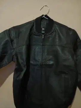 Jaket kulit baru