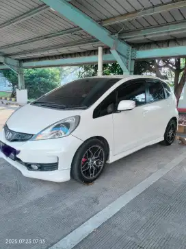 Honda jazz RS putih