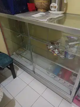 Jual etalase masih baru