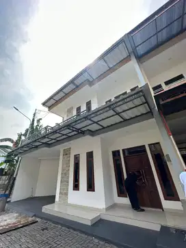 Rumah hook mewah di cluster Pratama residence samping villa Meruya