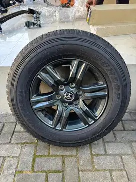 Jual spare part mobil hilux tahun 2023 kondisi baru