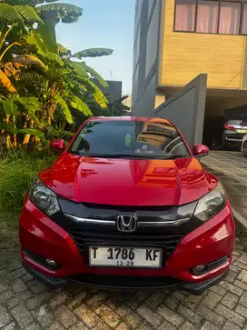 Di jual HRV 1.5 E CVT 2016 warna Merah