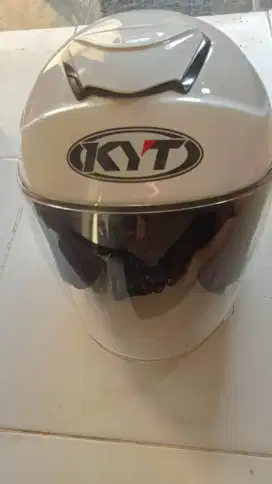 Jual Helm KYT PUTIH BU