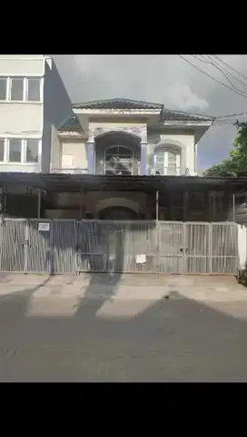 RUMAH STRATEGIS SEKTOR 7 A PINGGIR JALAN RAYA GADING SERPONG