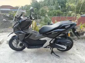 ADV 160 2023 Hitam