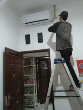 SERVICE AC, CUCI AC, BONGKAR PASANG AC, TAMBAH FREON AC