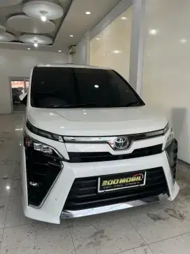 Toyota Voxy 2.0 A/T 2018 Putih