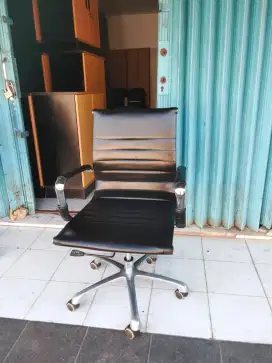 Kursi staff kantor