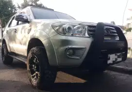 Fortuner 2.5 G A/T 2009 Goor Looking