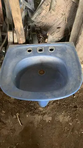 WASTAFEL MERK TOTO PEDESTAL BIRU