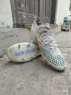 Sepatu bola Mills Triton deisler elite fg