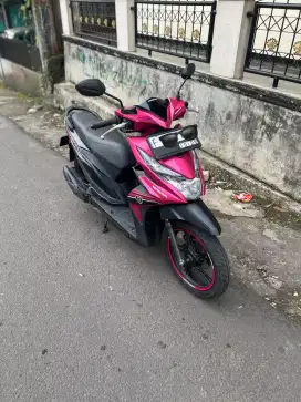 Dijual honda beat magenta tahun 2019 type tertinggi