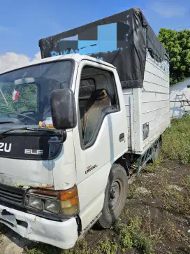 Isuzu ELF 2002 Box 4 roda