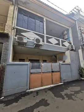 Dijual rumah induk dan 14 kosan kebon jeruk jakarta barat