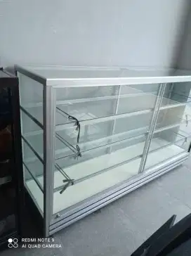Dijual Etalase Kaca Aluminum Tebal Bagus Mulus