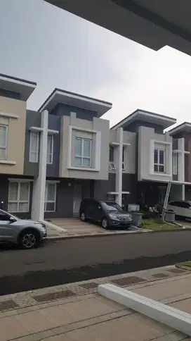 Jual Cepat Rumah tepi danau Cluster Rossini Gading Serpong