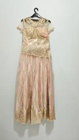 Dress Pesta warna Cream