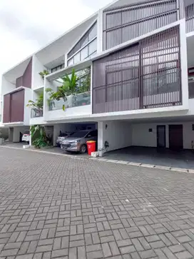 Dijual Rumah 3 Lantai Siap Huni Pondok Pinang Kebayoran Lama Jaksel
