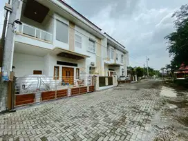 RUMAH SIAP HUNI 2 LANTAI, TANAH LUAS DI NGAGLIK, SLEMAN