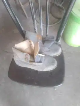 Sepatu kulit suade ukuran 41/42