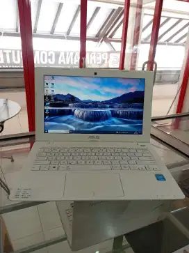NOTEBOOK ASUS X200CA NO MINUS SSD 128GB DAN GARANSI 1 BULAN