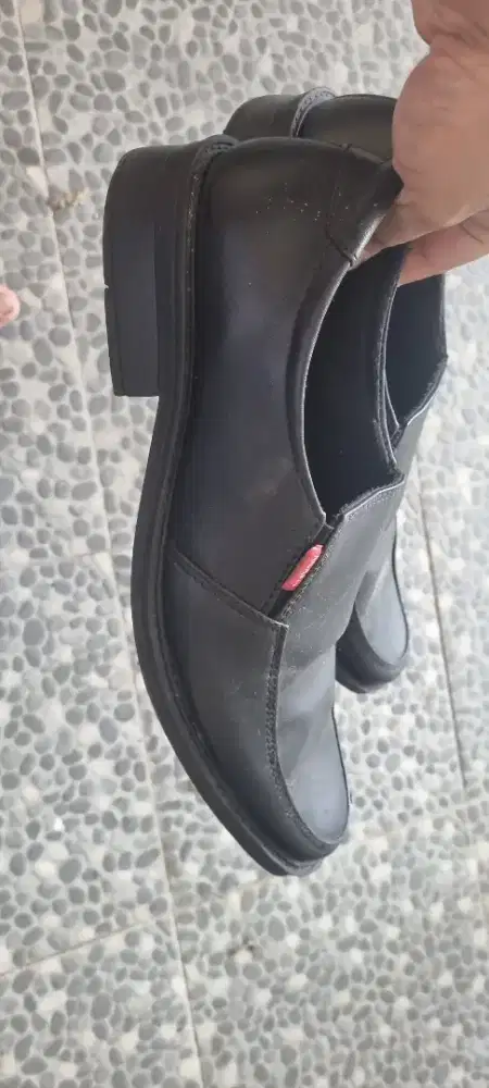 Sepatu kickers size 43