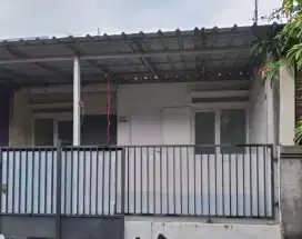Disewakan rumah di Cikeas Gardenia blok G 16/20 per tahun