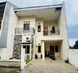 RUMAH 2LANTAI PERUM BATU AMPAT KRAMAT JATI JAKTIM