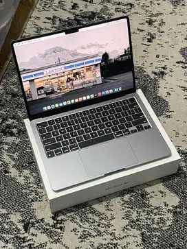 MacBook Air 2024 M3 13 inch 16/256