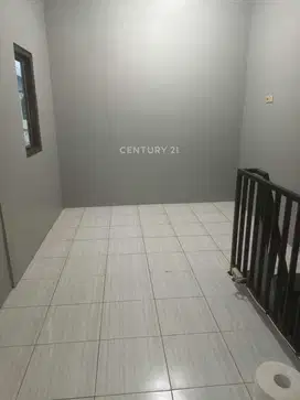 Disewakan Ruko Strategis 2 Lantai di Jl. Raya Bekasi, Jakarta Timur.