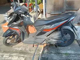 Honda Beat warna:Hitam