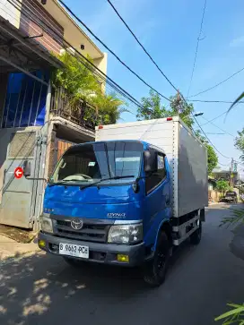 Toyota dyna 110st engkel long box 2014 orsinil