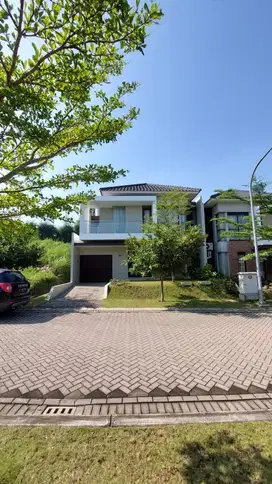 Disewakan Rumah Luas di Kota Baru Parahyangan  Tatar Kumalasinta