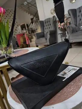 Tas Selempang kulit import motif pradong