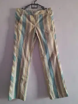 Celana Panjang MNG Casual Wear – Motif Garis Stylish
