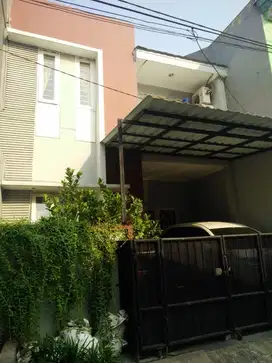 rumah cantik  di Barat Jakarta karang Tengajh