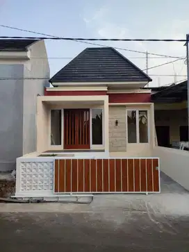 Rumah Istimewa Gedawang Banyumanik Semarang Tepi Jln