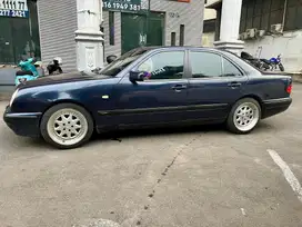Mercedes-Benz E230 1997 Bensin
