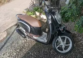 Scoopy hitam tahun 2017