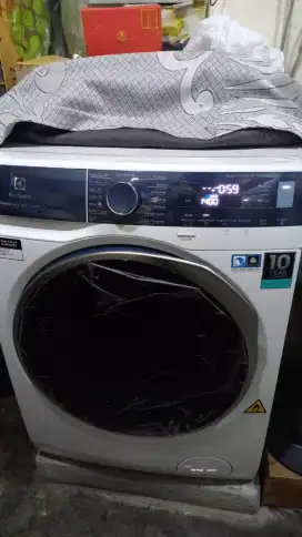 Mesin cuci Electrolux 11kg