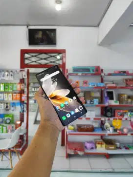 Vivo V27 ram 8/256