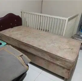 Spring bed dan dipan