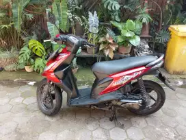 Honda beat 2011 merah