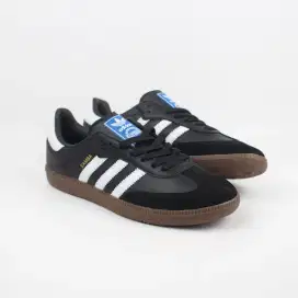 ADIDAS SAMBA OG BLACK WHITE BNIB 41
