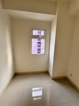 DISEWAKAN APARTEMEN 2 KAMAR KOSONGAN GREEN PRAMUKA PENELOPE MALL IPL