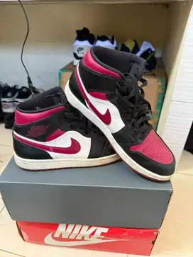 jual air jordan1  mid bred toe original